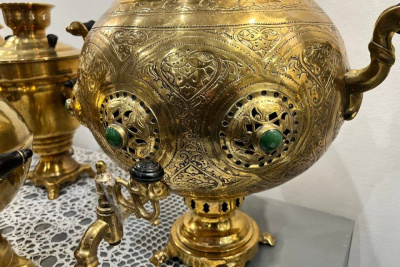 В Якутске открылась выставка самоваров коллекционера Анжелики Романовой / Карина Оконешникова Якутск Якутск Республика Саха (Якутия)