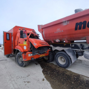 Водитель не справился с управлением и совершил ДТП, в котором 9 человек получили травмы /    