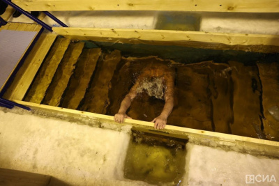 Крещенские купания без риска для здоровья: врачи рассказали, кому нельзя окунаться в прорубь / ЯСИА   