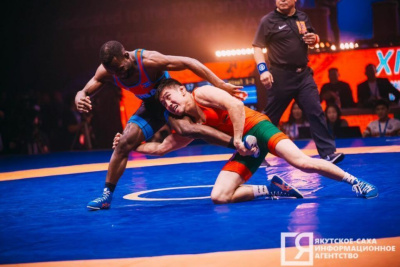 Борцы Арыйан Тютрин и Владимир Егоров вышли в полуфиналы квалификационного на Олимпиаду турнира / Дьулустаан Сергеев   