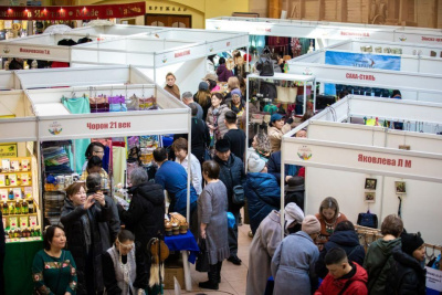 В Якутске провели выставку-ярмарку к национальному празднику Ысыах / ЯСИА Якутск Якутск Республика Саха (Якутия)