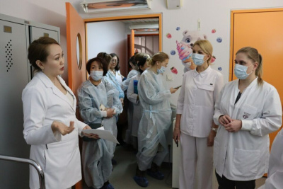 Специалисты неотложной детской хирургии из Москвы прошли курсы повышения квалификации в НЦМ Якутии / Саина Титова   