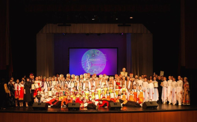 Завершился районный фестиваль народного творчества "Весенняя фантазия" /    