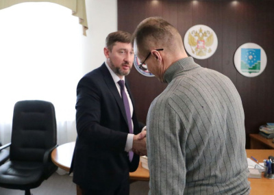 Три клинка солдатам /    