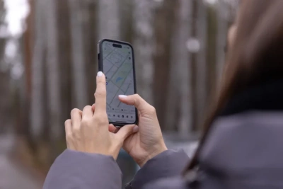 Смартфон в дикой природе: эксперт рассказал о правилах обращения со смартфоном там, где нет связи / ЯСИА   