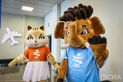 Видеофакт: в торговых центрах Якутска установили фигуры талисманов VIII Игр «Дети Азии» / ЯСИА Якутск Якутск Республика Саха (Якутия)