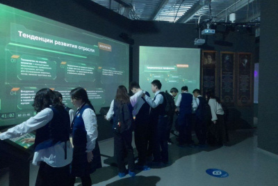 Профориентационная выставка «Лаборатория будущего» для школьников стартовала в Якутске / Иван Неустроев Якутск Якутск Республика Саха (Якутия)