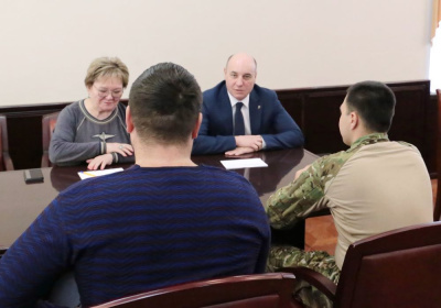 Два клинка для бойцов /    