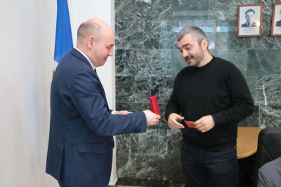 Общественные активисты держат руку на пульсе /    