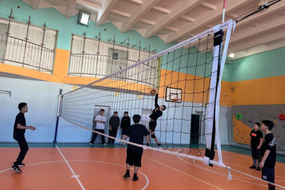 В Якутске прошли первые соревнования среди школьников по сахаваболу на Кубок Гагарина / Анна Лебединская Якутск Якутск Республика Саха (Якутия)