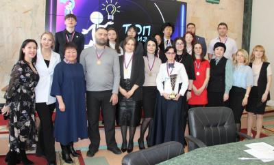 Команды проверили свою эрудицию в квизе ко Дню МСУ /    