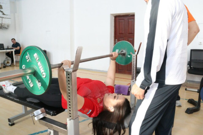 В Якутске стартовал чемпионат республики по пауэрлифтингу среди спортсменов с ОВЗ / Дьулустаан Сергеев   