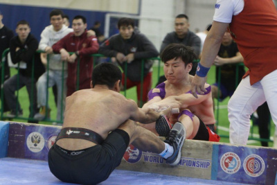 Алексей Уваровский вышел в лидеры по итогам первого дня отборочного турнира на Игры Дыгына / Дьулустаан Сергеев   