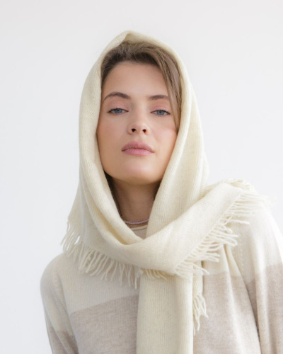 Косынка из шерсти UL бежевая