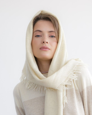 Косынка из шерсти UL бежевая