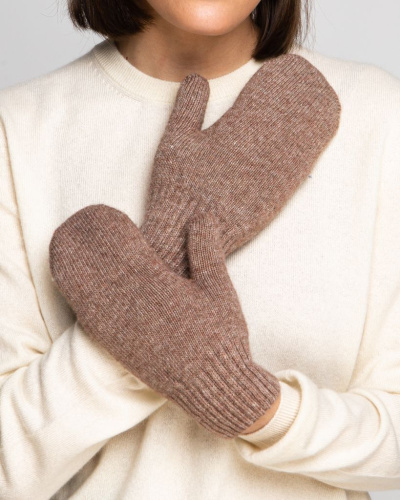 Теплые варежки из монгольской шерсти коричневые