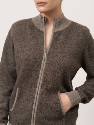 Джемпер из пуха яка женский 4049 серый