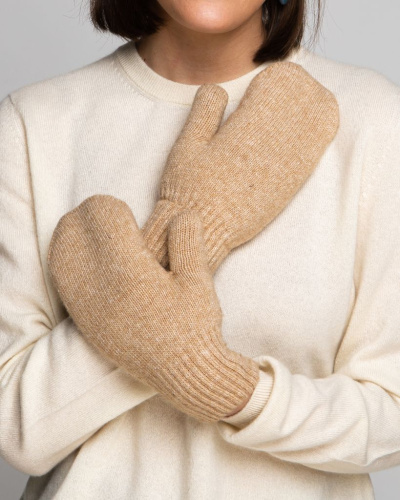 Теплые варежки из монгольской шерсти бежевые