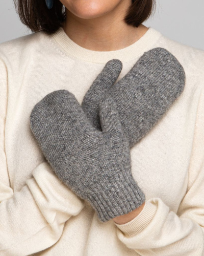 Теплые варежки из монгольской шерсти серые