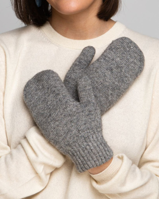 Теплые варежки из монгольской шерсти серые