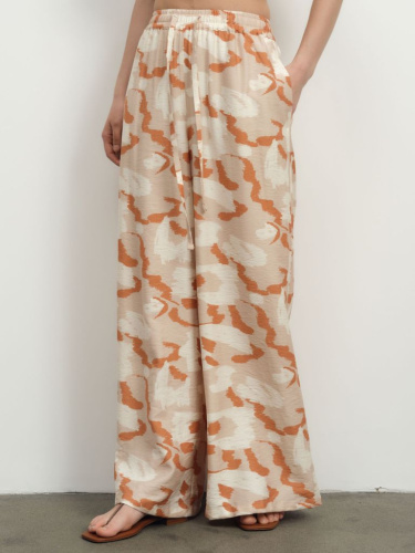 Брюки из вискозы 10367 серые с принтом