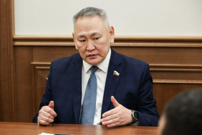 Сахамин Афанасьев: «Корректировка миграционной политики должна учитывать интересы страны» / ЯСИА   