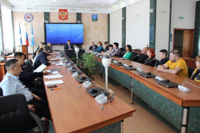 Предпринимателям напомнили об ответственности за продажу алкоголя несовершеннолетним /    