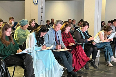 Якутяне приняли участие в «Диктанте Победы» / Иван Неустроев   