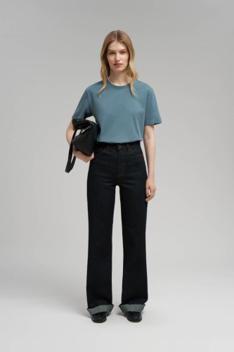 Удлиненная футболка прямого кроя