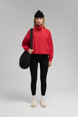 Свободная ветровка с водоотталкивающей пропиткой