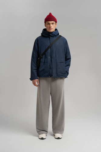 Ветровка с капюшоном