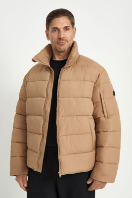 Утепленная стеганая куртка со съемным капюшоном