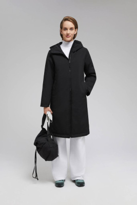 Утепленное пальто с капюшоном