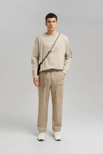 Брюки из технологичной ткани с водоотталкивающими свойствами