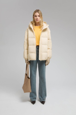 Удлиненный пуховик с капюшоном