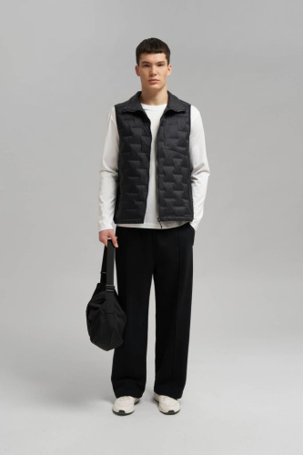 Стеганый пуховый жилет