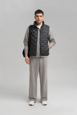 Стеганый пуховый жилет