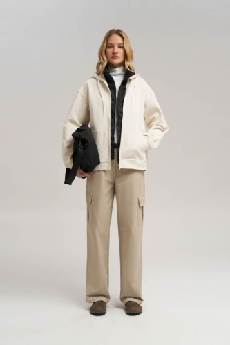 Толстовка объемного кроя из футера