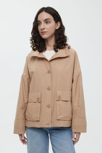 Ветровка на пуговицах с капюшоном