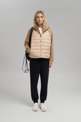 Стеганая куртка с наполнителем из натурального пуха