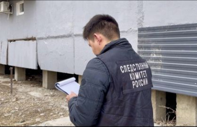 Следователи устанавливают обстоятельства падения ребенка из окна в городе Якутске /  Якутск Якутск Республика Саха (Якутия)