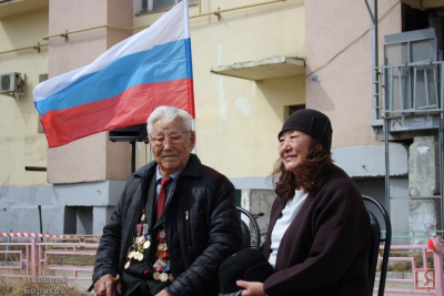В Якутске спели для ветерана Великой Отечественной войны Кирилла Павлова / Николай Борисов Якутск Якутск Республика Саха (Якутия)