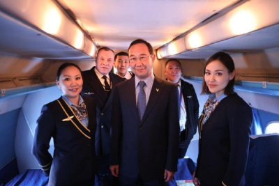 Бортпроводники «Полярных авиалиний» — о работе в экстремальных условиях и безопасности полетов / ЯСИА   