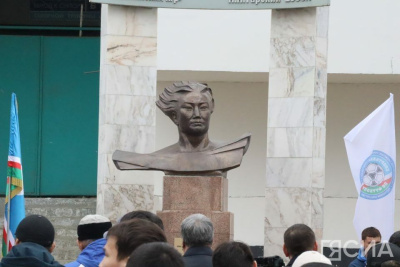 В Якутске почтили память Николая Тарского / Иван Неустроев Якутск Якутск Республика Саха (Якутия)