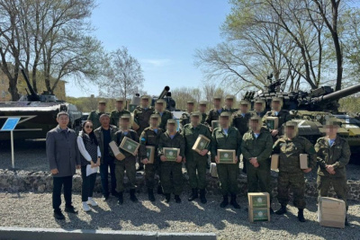 Бойцам СВО вручили подарки из Якутии / ЯСИА   