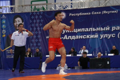 В Усть-Алданском улусе выявили победителей турнира по хапсагаю памяти Иннокентия Халдеева / Дьулустаан Сергеев   