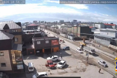 В Якутске в здании службы доставки еды из травматического пистолета ранили двух человек / Саина Титова Якутск Якутск Республика Саха (Якутия)