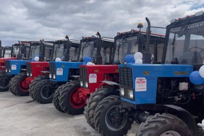 Новую технику получили сельхозпроизводители Амгинского улуса / ЯСИА   