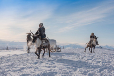 Не потерять корни: зачем якутские алмазники и ученые исследуют священные места народов Севера / ЯСИА   