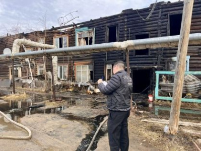 Следователями СК возбуждено уголовное дело по факту гибели женщины и девочки при пожаре  в домовладении в городе Якутске /  Якутск Якутск Республика Саха (Якутия)